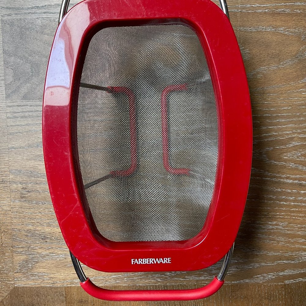 Like New Farberware Expandable Over-the-Sink Colander